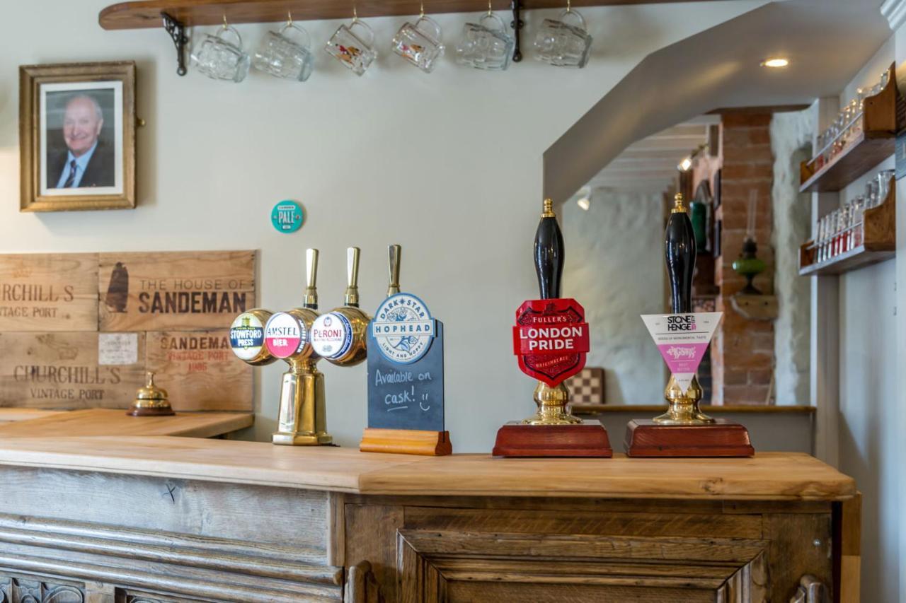 The Dog & Gun Inn Netheravon Kültér fotó