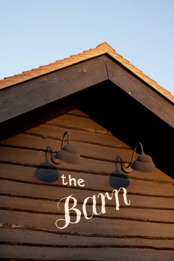 The Dog & Gun Inn Netheravon Kültér fotó